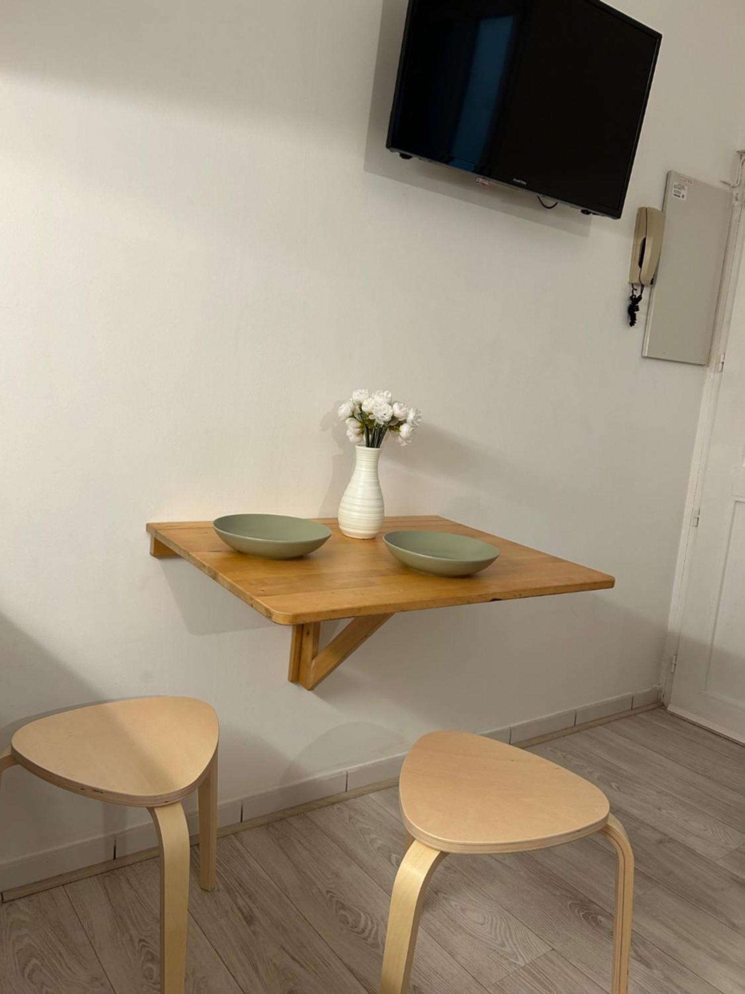 Appartement Au Charme Des Carmes - T1 Sur Cour - Metro A & B *