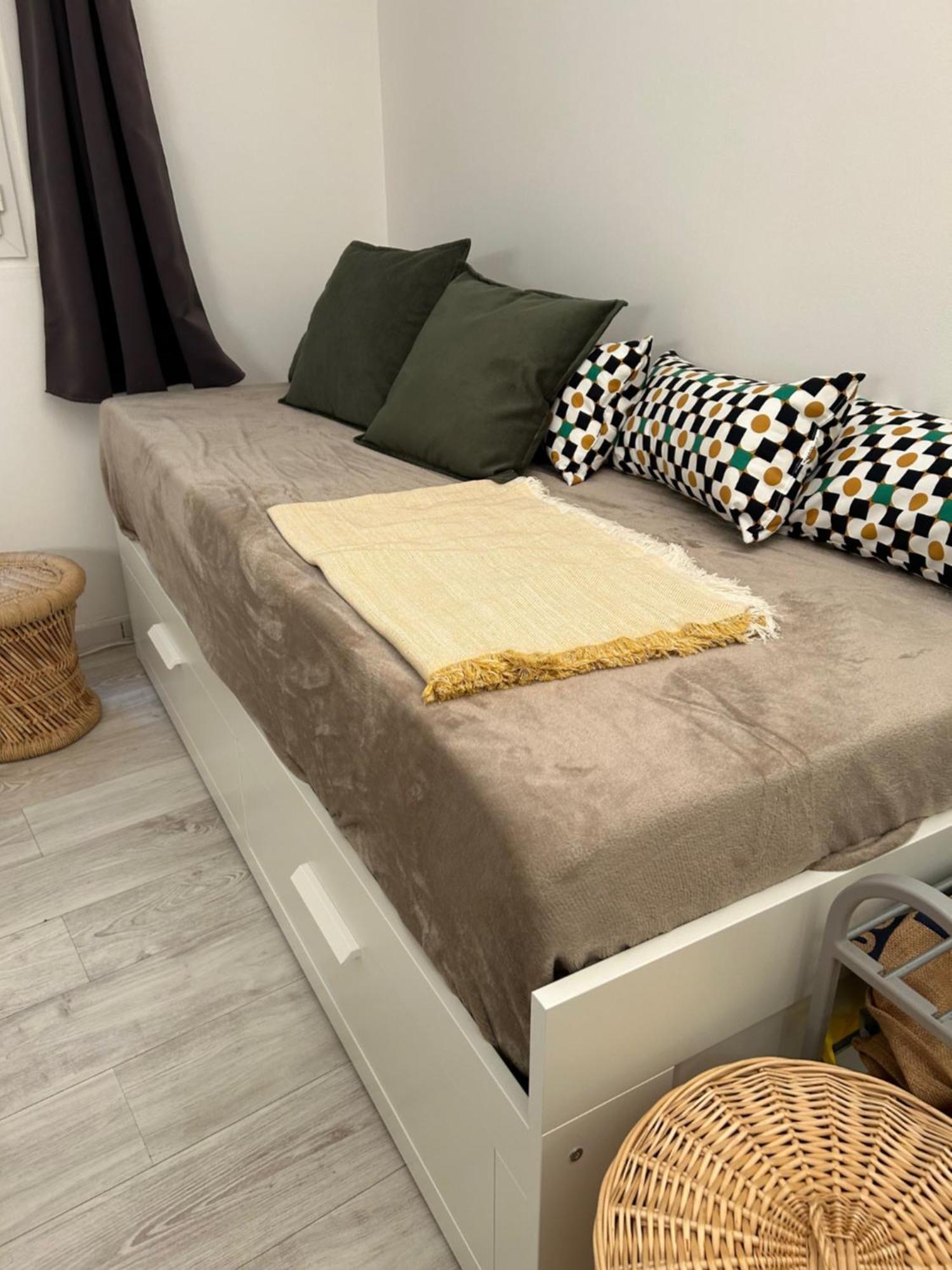 Appartement Au Charme Des Carmes - T1 Sur Cour - Metro A & B Toulouse