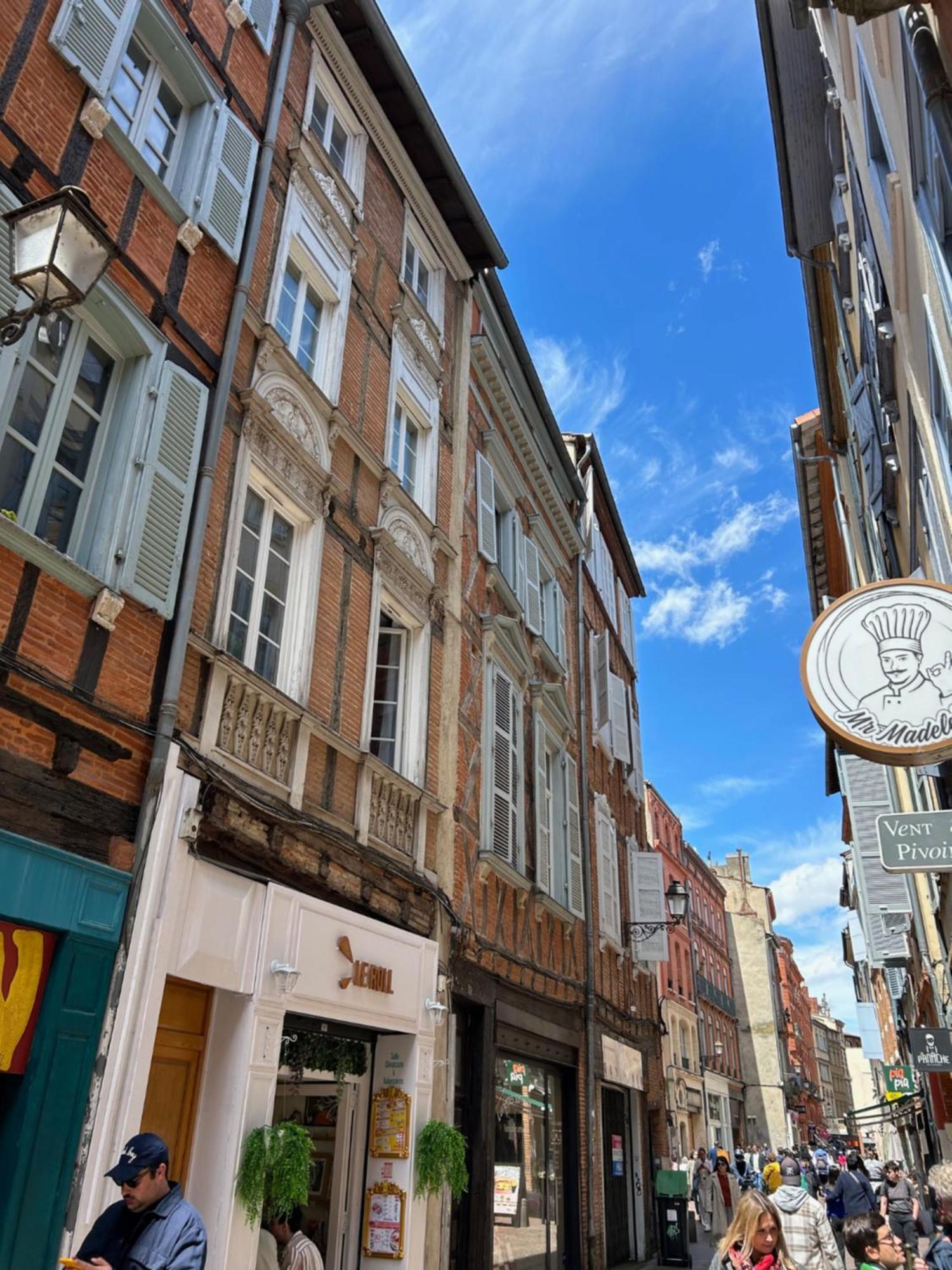 Au Charme Des Carmes - T1 Sur Cour - Metro A & B Appartement