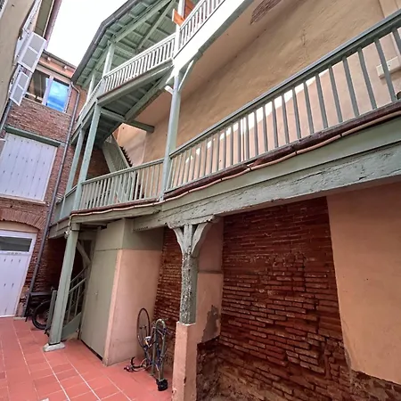 Au Charme Des Carmes - T1 Sur Cour - Metro A & B Apartment Toulouse Exterior photo