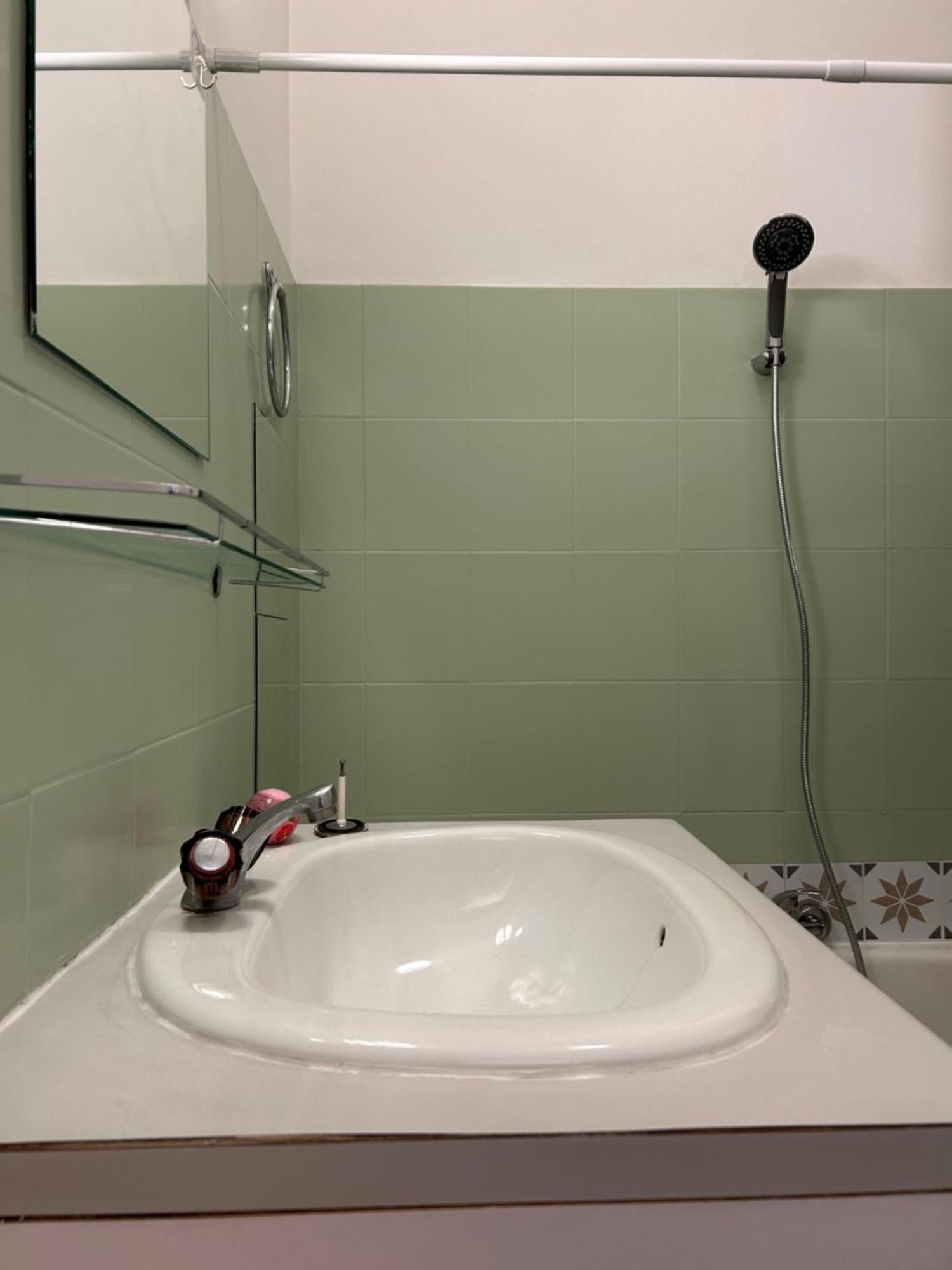 Apartment Au Charme Des Carmes - T1 Sur Cour - Metro A & B